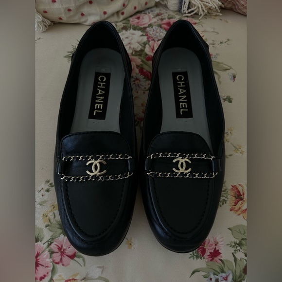 Authentic Chanel Loafers. - Picture 1 of 8
